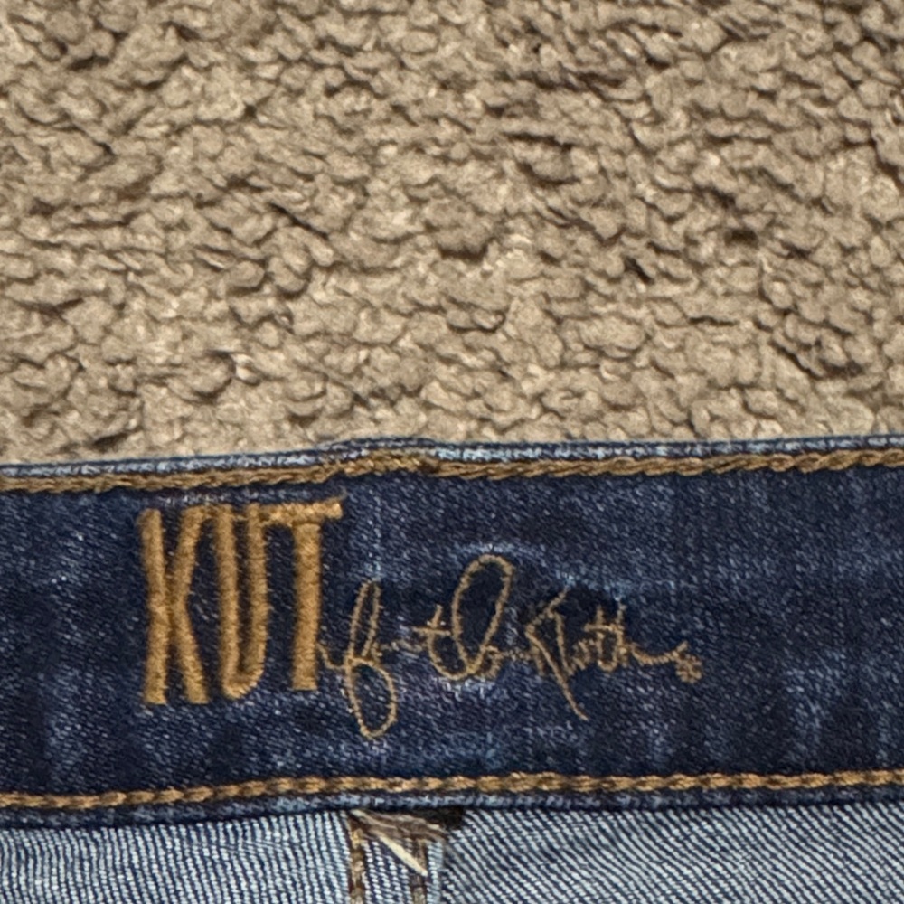 Kut From The Kloth Jeans-Sz 4-Katy Boyfriend Fit-Dark Wash with Fading-EUC - Picture 10 of 13